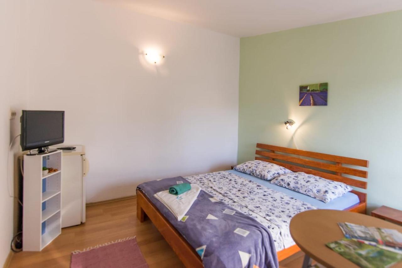 Sobe Rolo Uz More Otel Biograd Na Moru Dış mekan fotoğraf