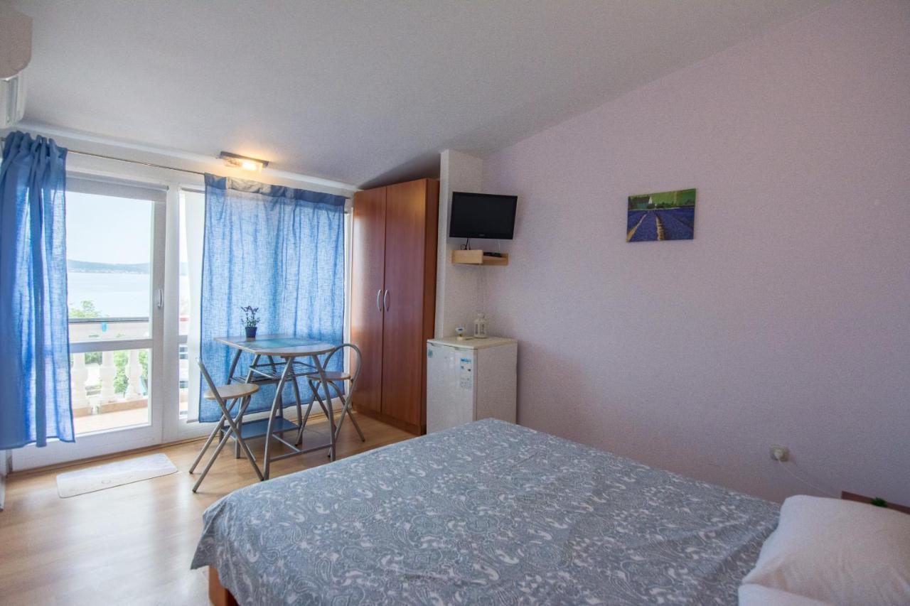 Sobe Rolo Uz More Otel Biograd Na Moru Dış mekan fotoğraf